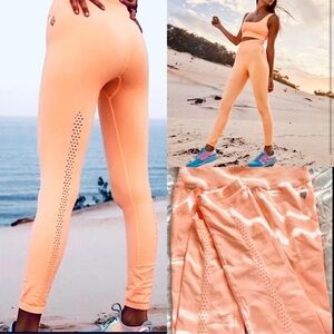 Free People Movement  Good Karma High-Rise 7/8 Length Peach Horizon legg…